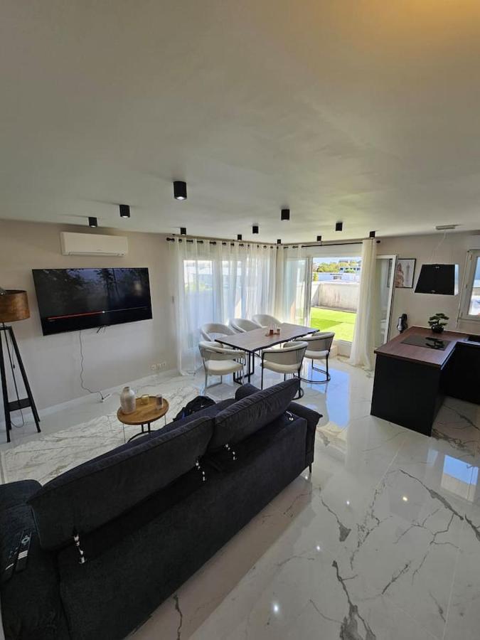 Stylish Rooftop Avec Terrasse A 2Pas De Disney Paris 몽테브랭 외부 사진