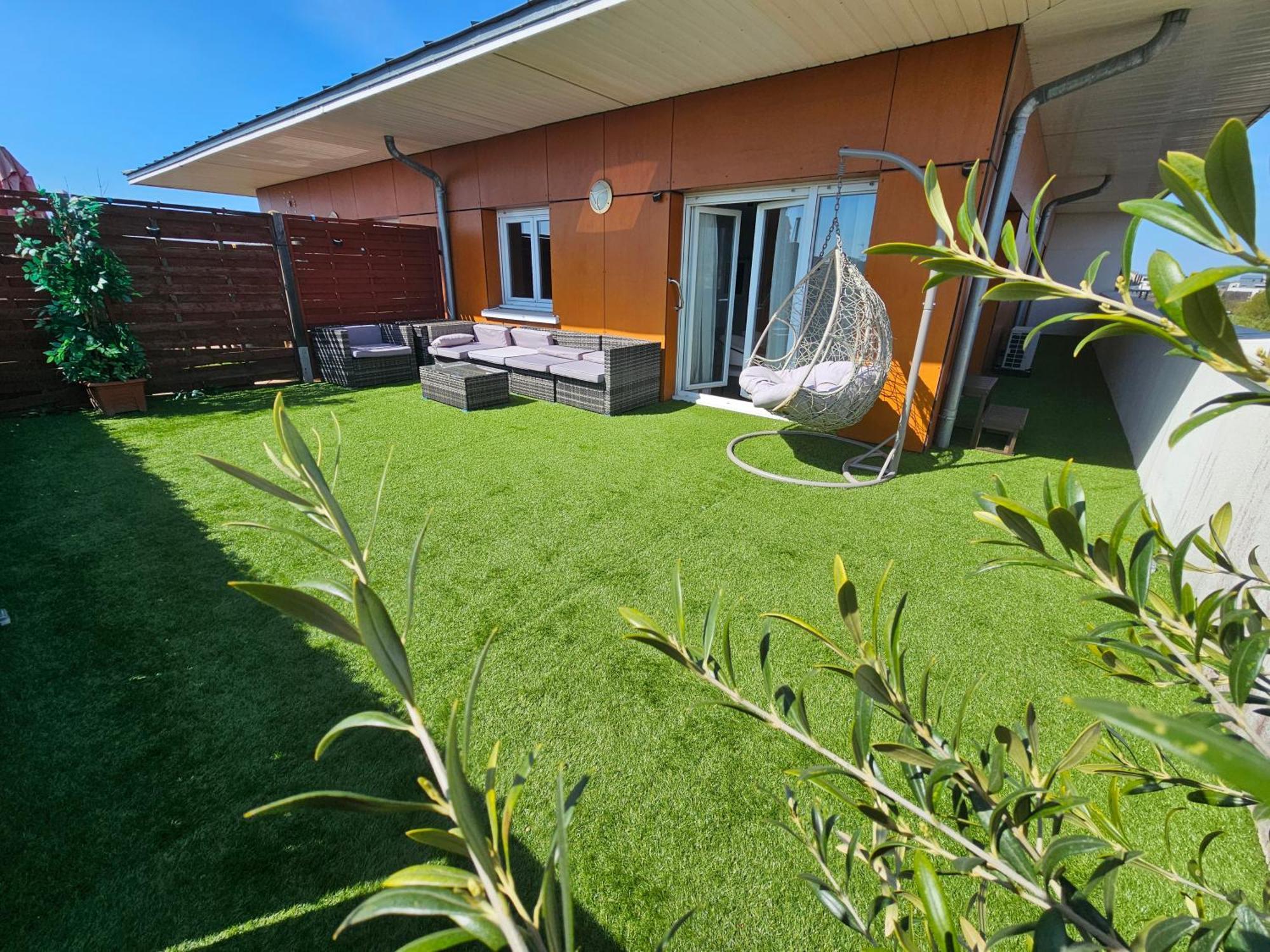 Stylish Rooftop Avec Terrasse A 2Pas De Disney Paris 몽테브랭 외부 사진