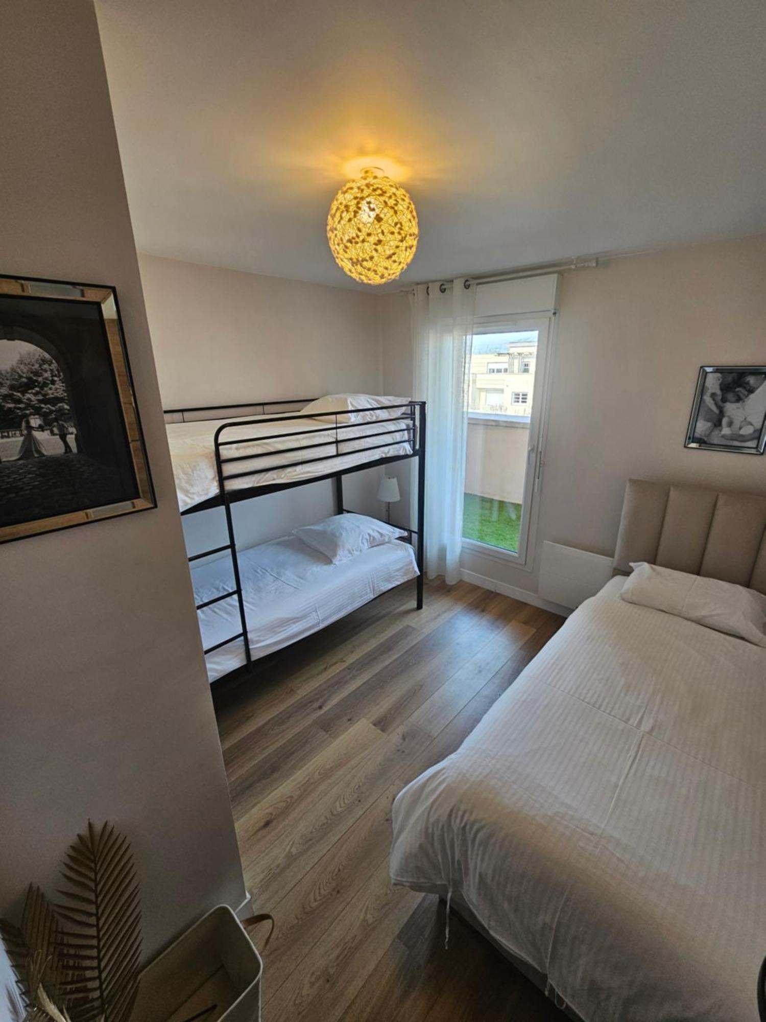 Stylish Rooftop Avec Terrasse A 2Pas De Disney Paris 몽테브랭 외부 사진